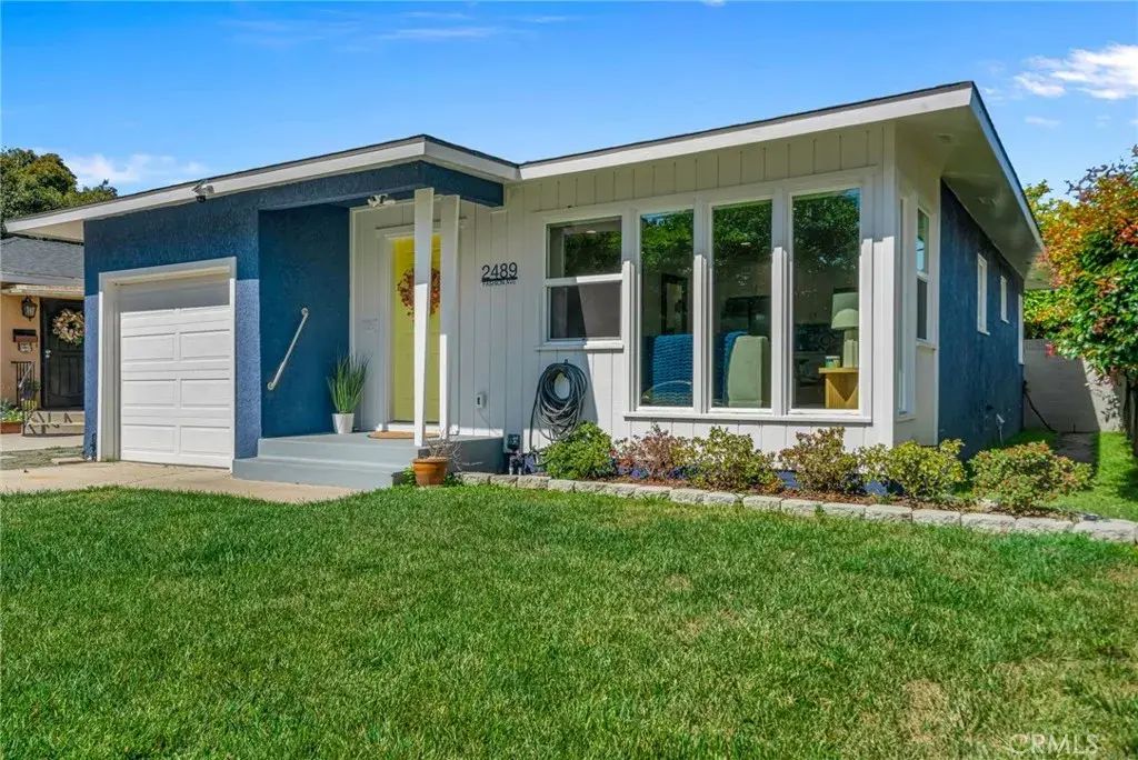 2489 Fashion Avenue, Long Beach