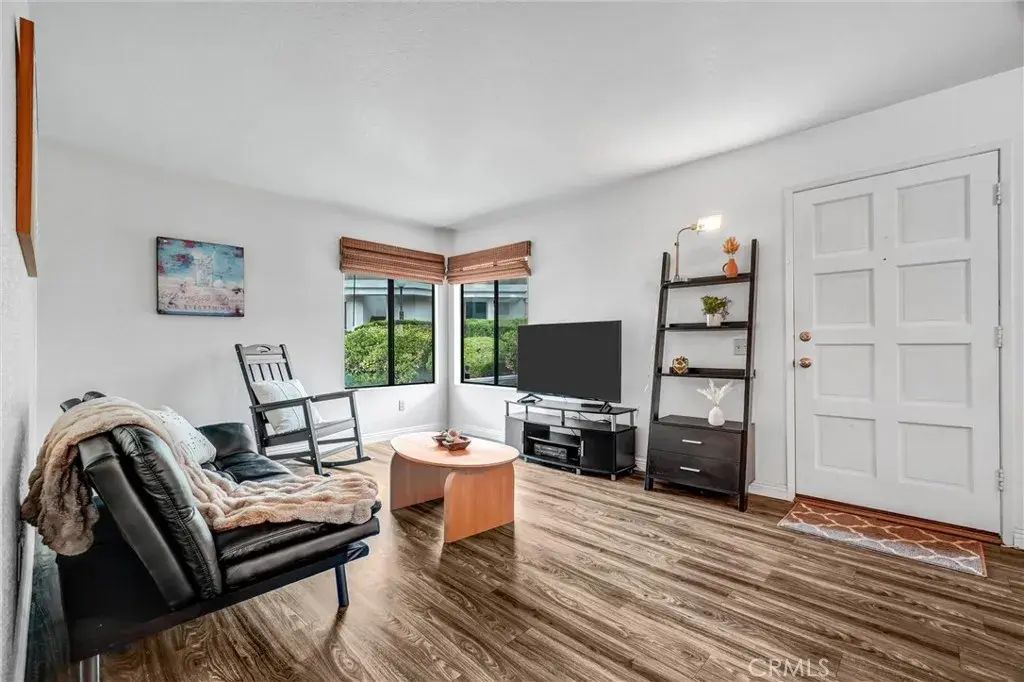 25713 Sycamore Pointe, Lake Forest