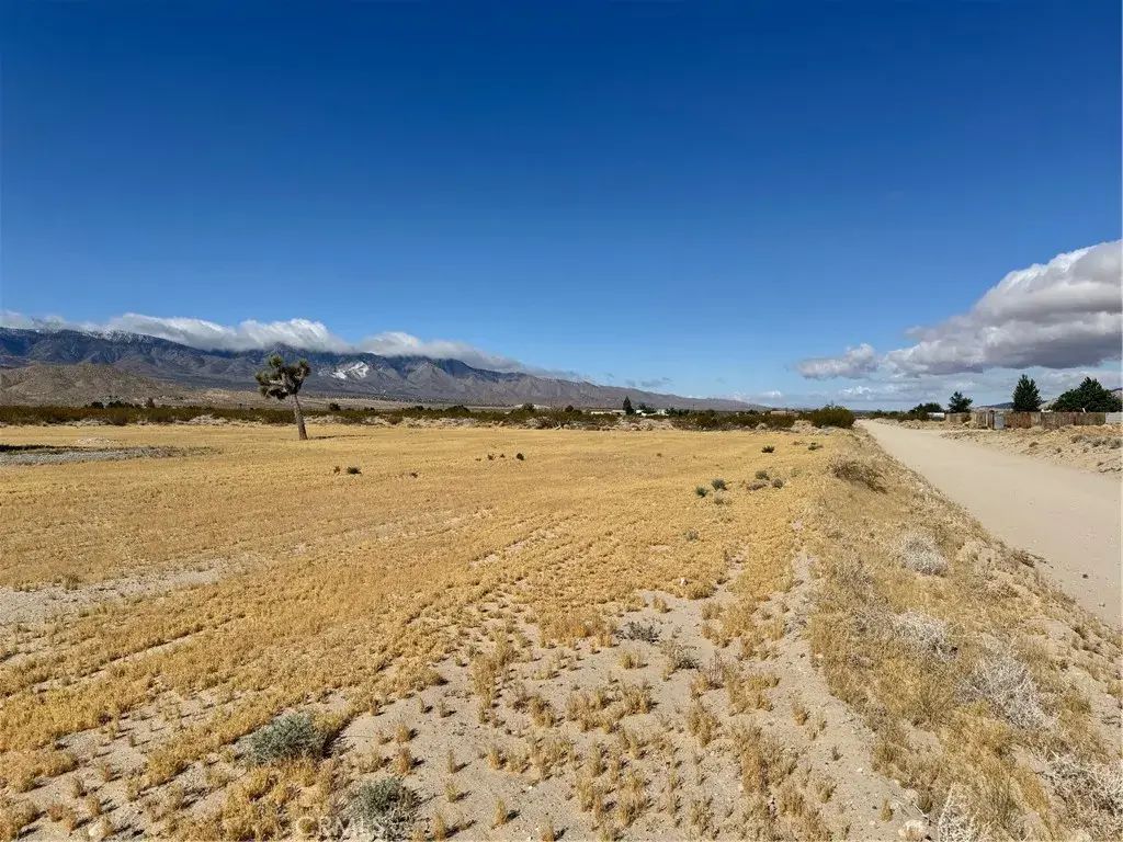 Clark St, Lucerne Valley