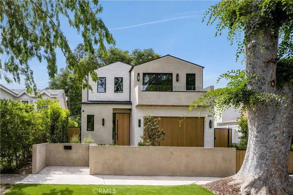 4245 Bellaire Avenue, Studio City