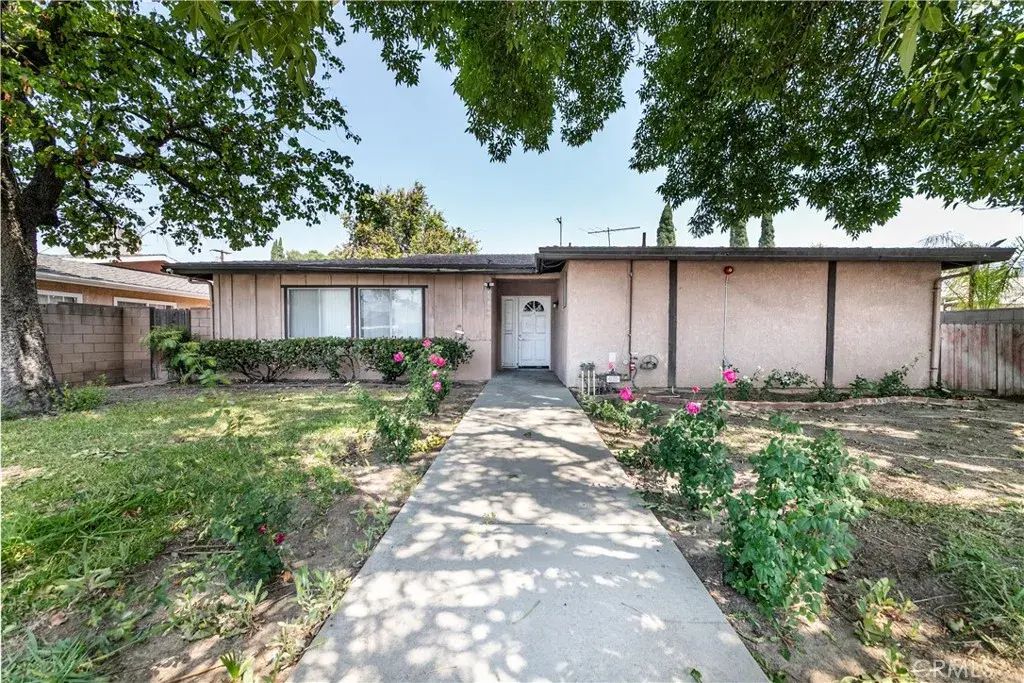 15859 Parthenia, North Hills
