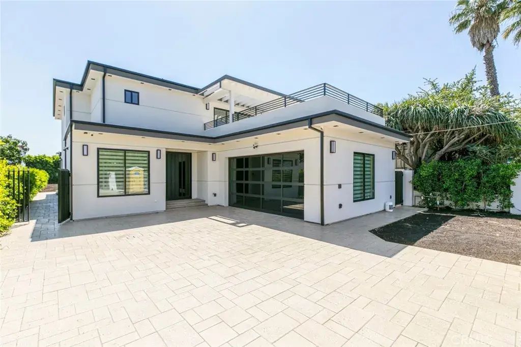 6426 Varna Avenue, Van Nuys