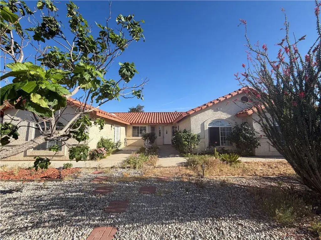 17695 Linden St, Hesperia
