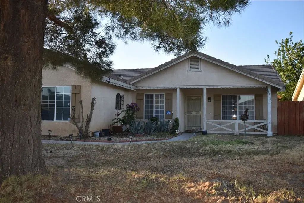 10552 Villa, Adelanto