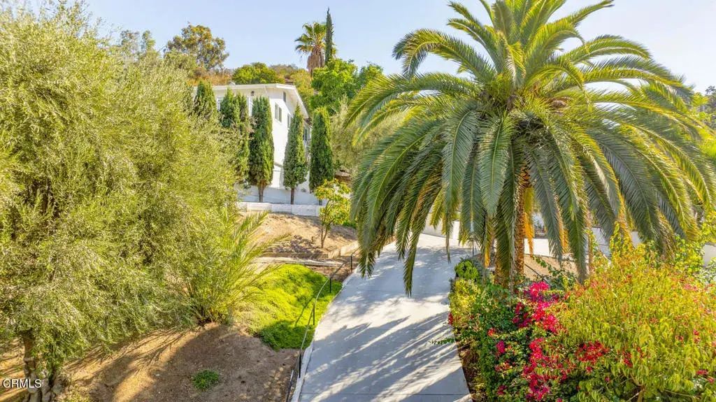 10272 Willow Springs Lane, Sunland