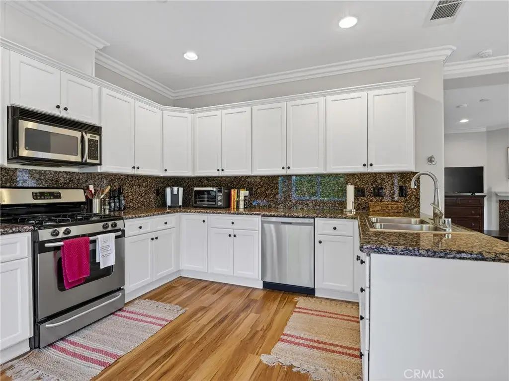 1200 E Highland 406, Redlands