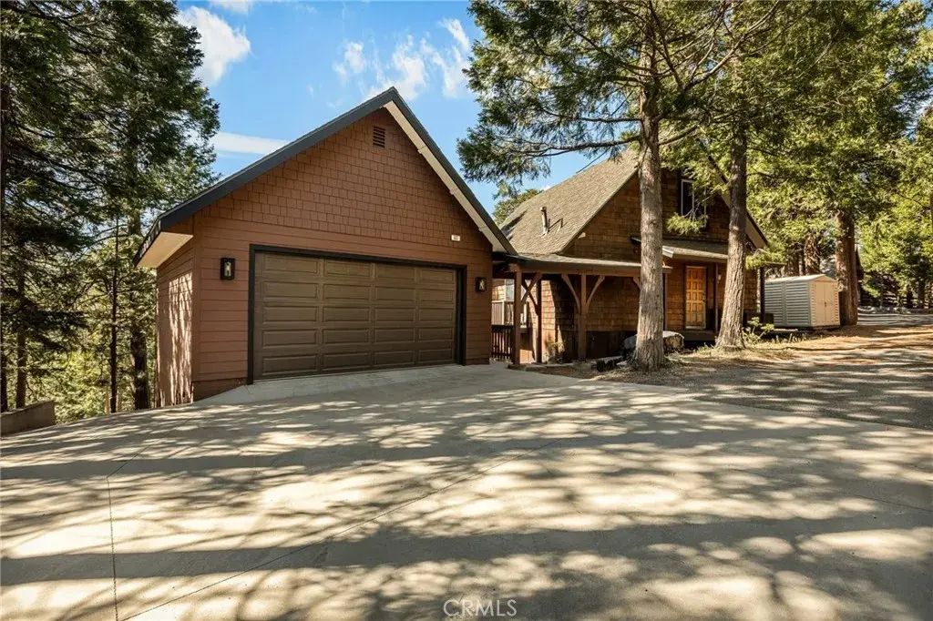 807 Grass Valley, Lake Arrowhead
