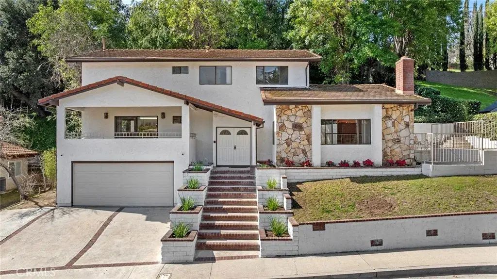 1321 Greenbriar Road, Glendale