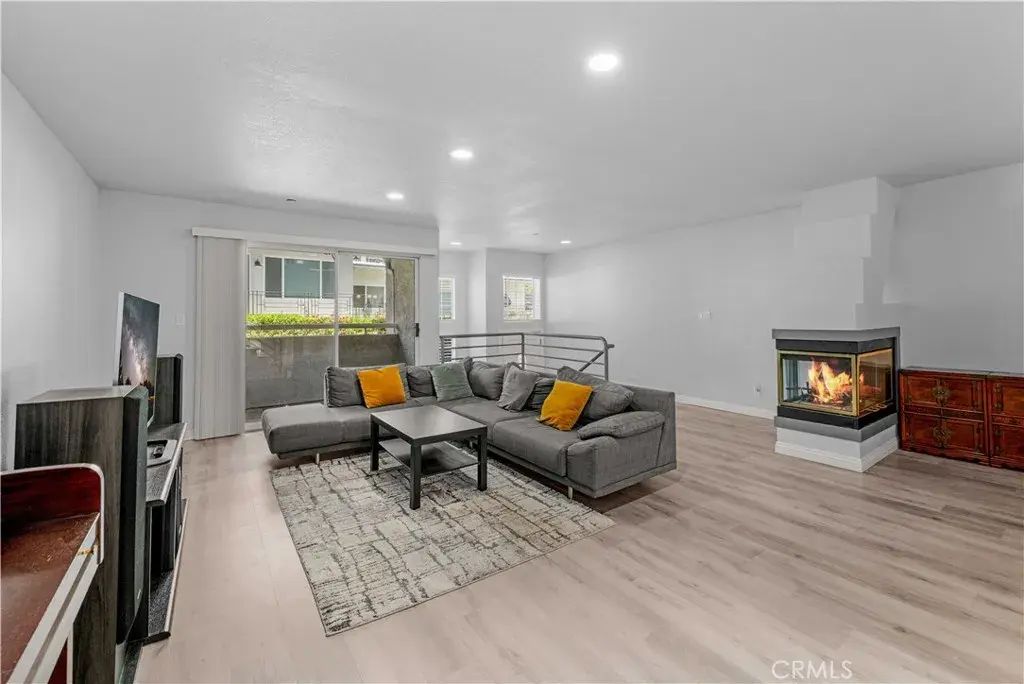 2101 Glenada Avenue 2, Montrose