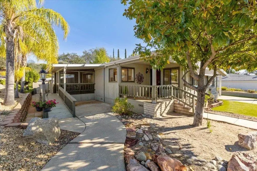 18218 Paradise Mountain 206, Valley Center