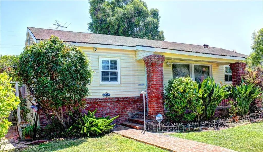 3410 Artesia Boulevard, Torrance