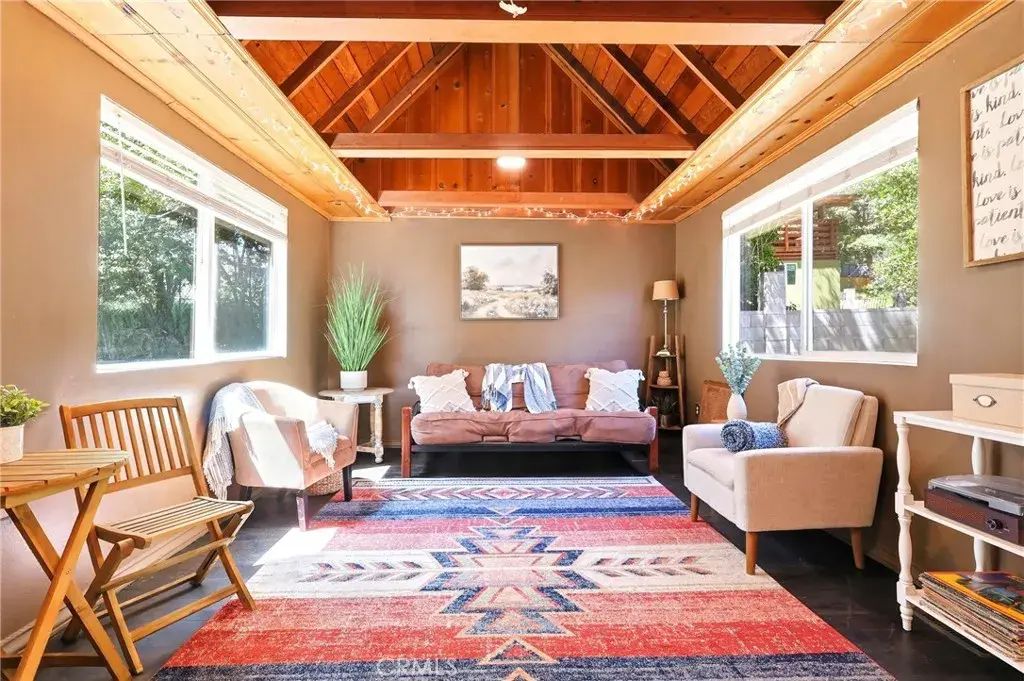 222 Craghill, Cedar Glen