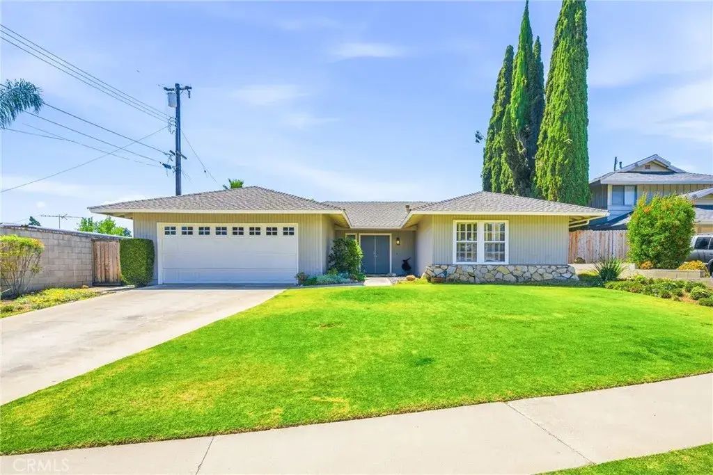 4561 School, Yorba Linda