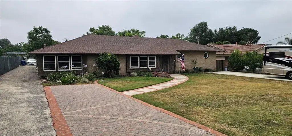 14820 Bledsoe, Sylmar