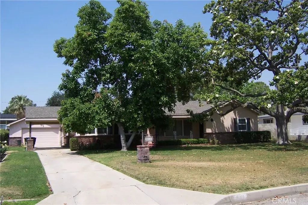 3016 Muscupiabe, San Bernardino