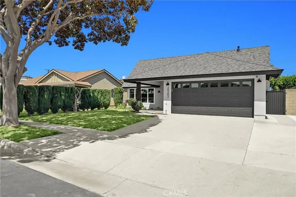 20202 Tajauta Avenue, Carson
