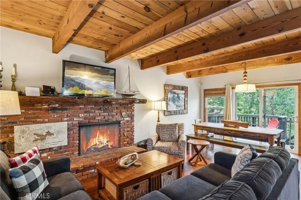 400 N State Highway 173, Lake Arrowhead