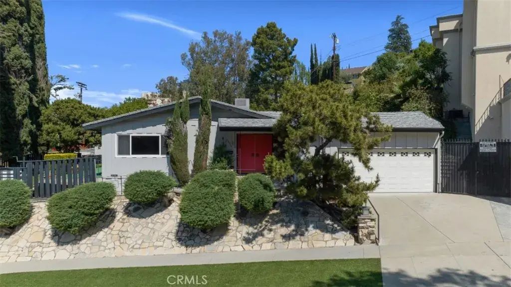 22040 Tiara Street, Woodland Hills