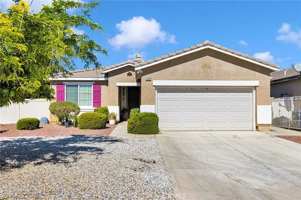 15824 Desert Pass, Adelanto