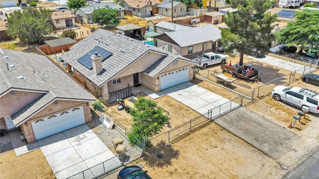 16491 Live Oak, Hesperia