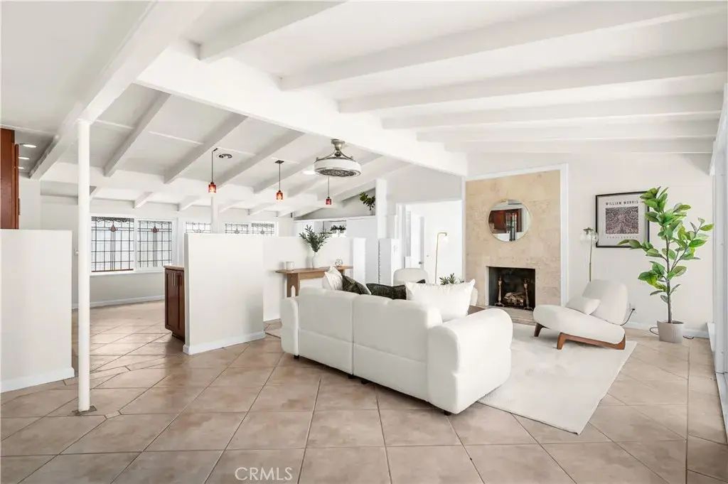 3030 Roxanne Avenue, Long Beach