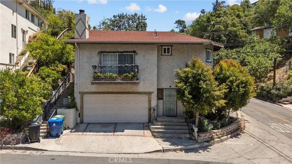 3702 Division, Los Angeles