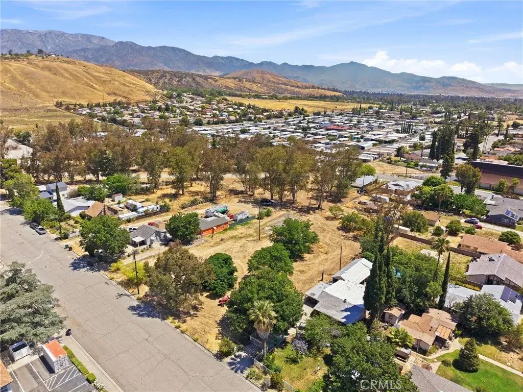 N Woodland, Banning