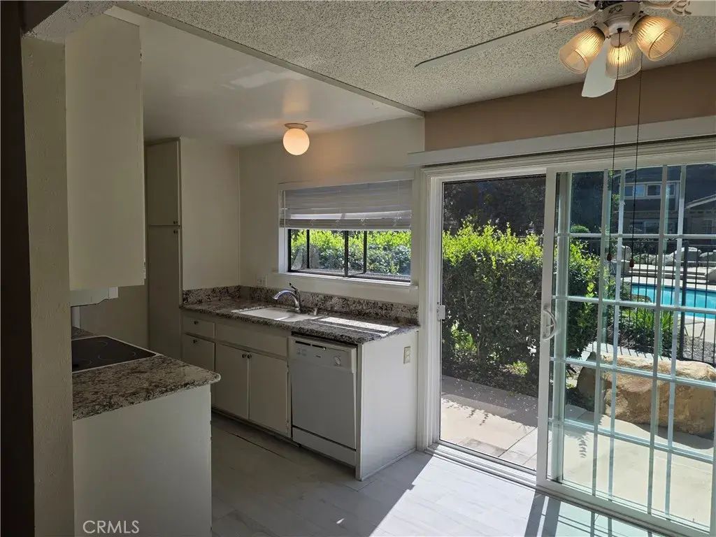 253 Streamwood, Irvine