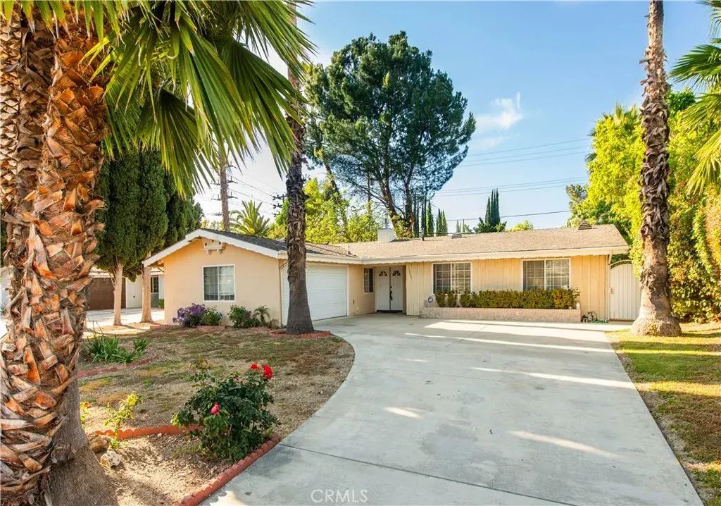 20865 Martha, Woodland Hills
