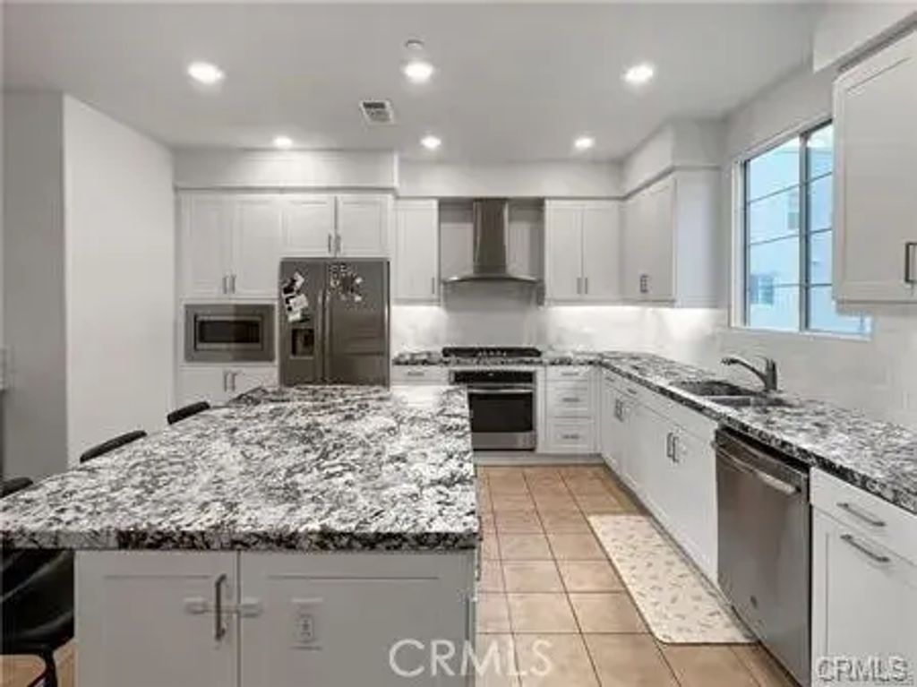 125 Cadence, Irvine