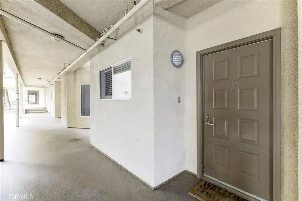 2900 Fairway Avenue 407, La Crescenta