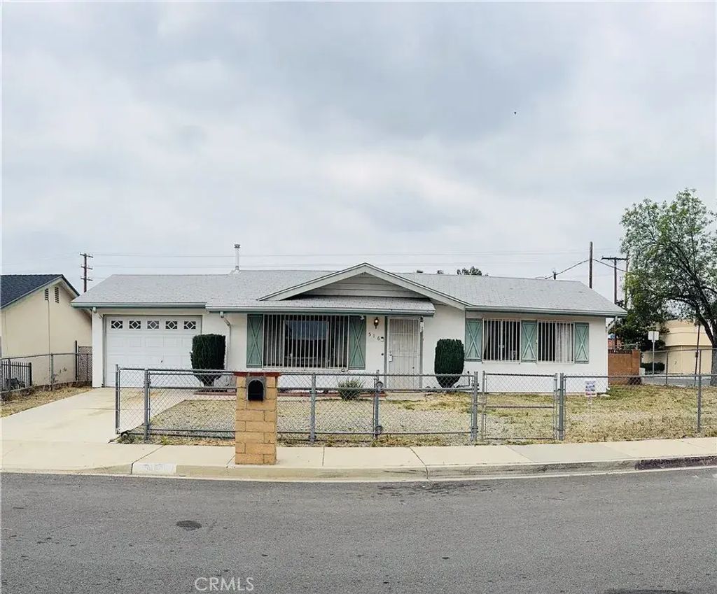 516 Onyx, Hemet