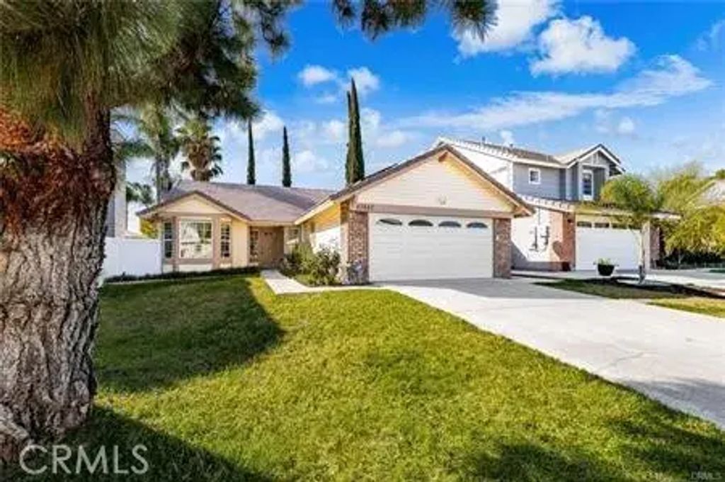 23867 Hyacinth, Murrieta