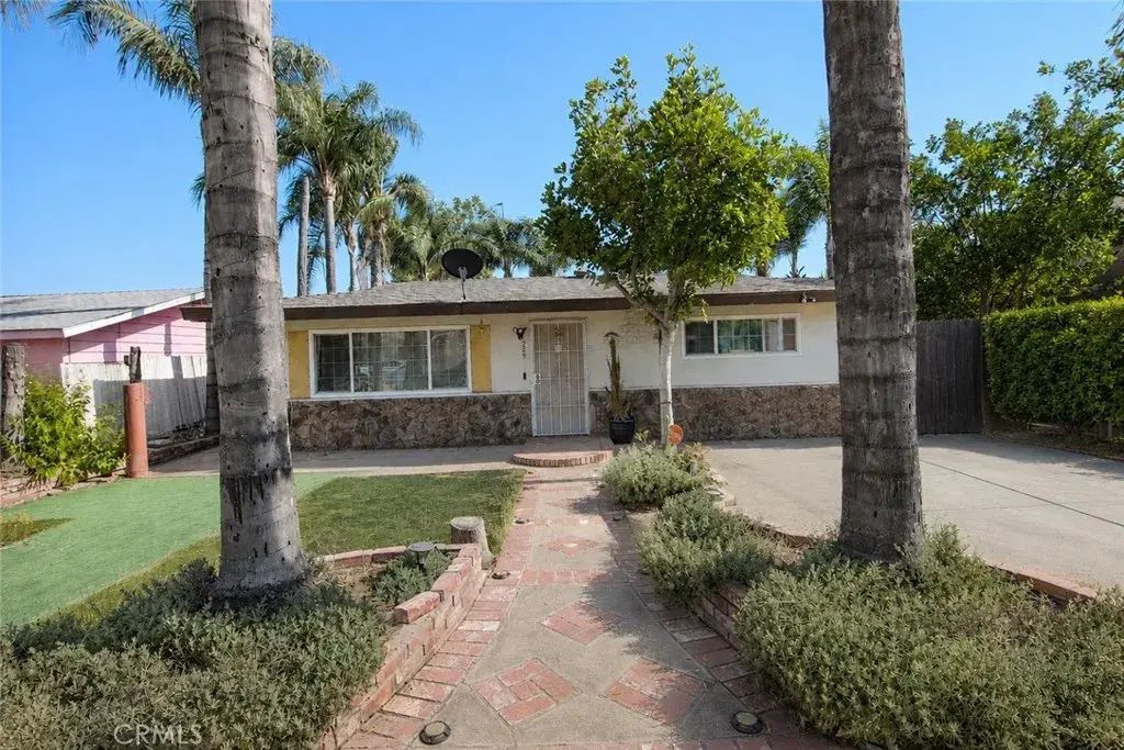 249 W 6th, Perris