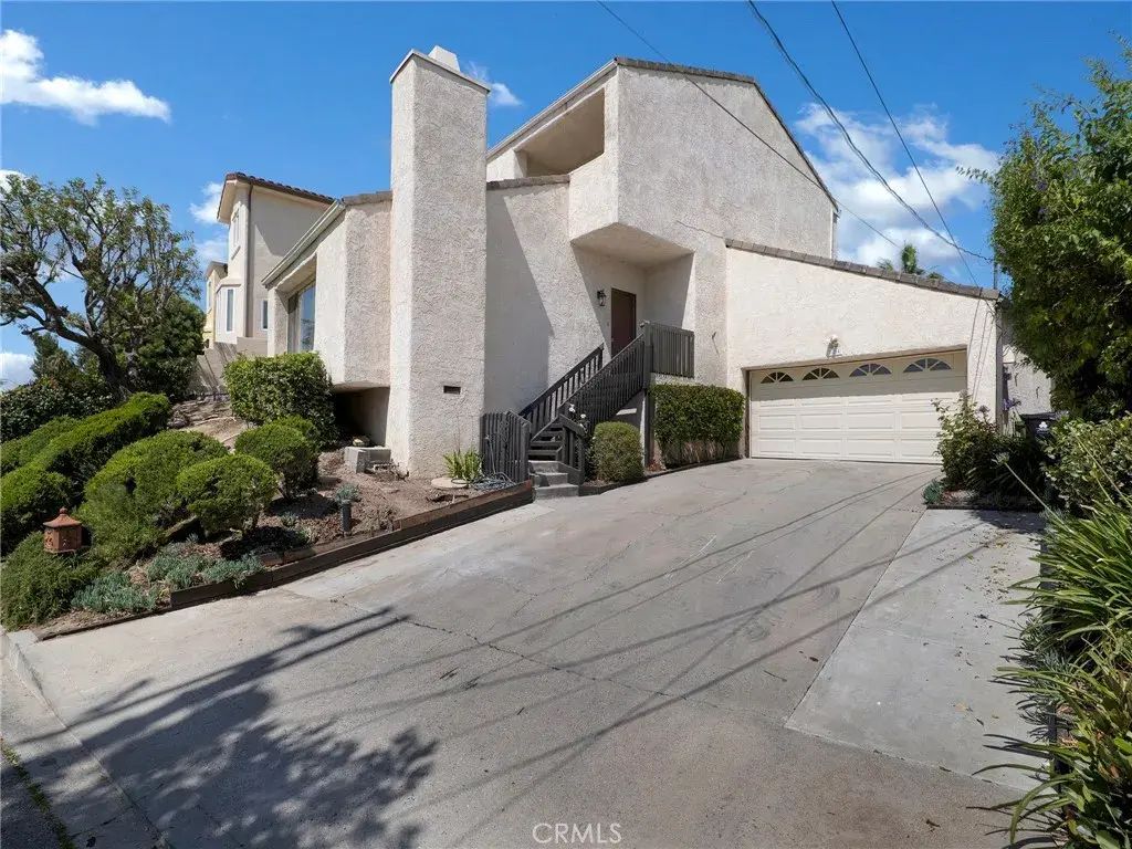 5214 Calatrana Drive, Woodland Hills