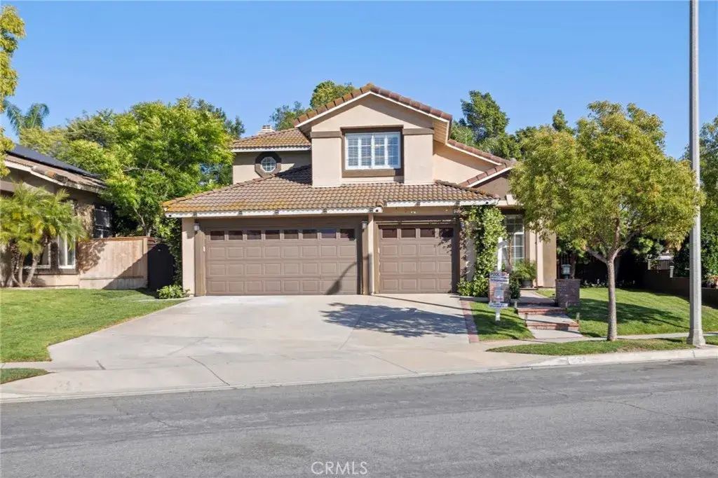 2154 Coriander, Corona