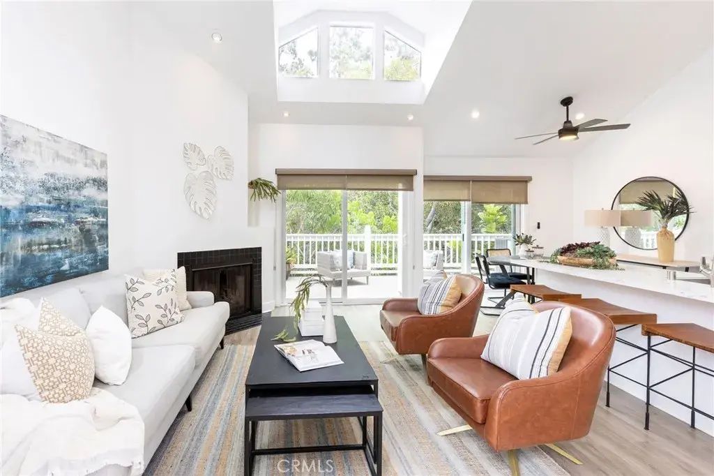 3010 Elmira 42, Costa Mesa