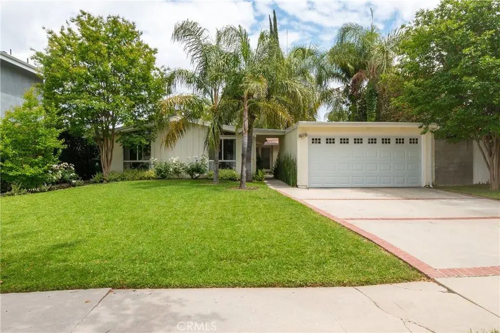 6540 Gazette, Winnetka