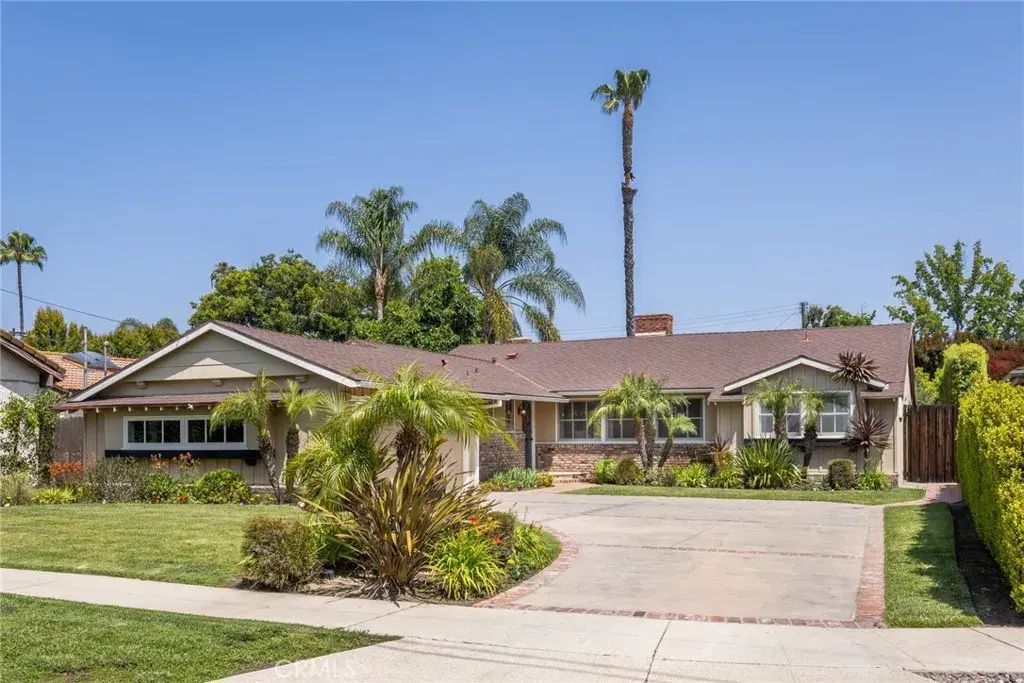 12323 Landale, Studio City
