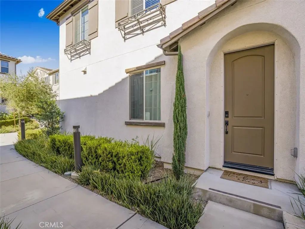 5604 Altamura 6, Fontana