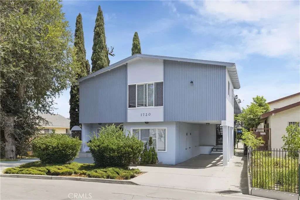 1720 Cerritos Avenue, Long Beach