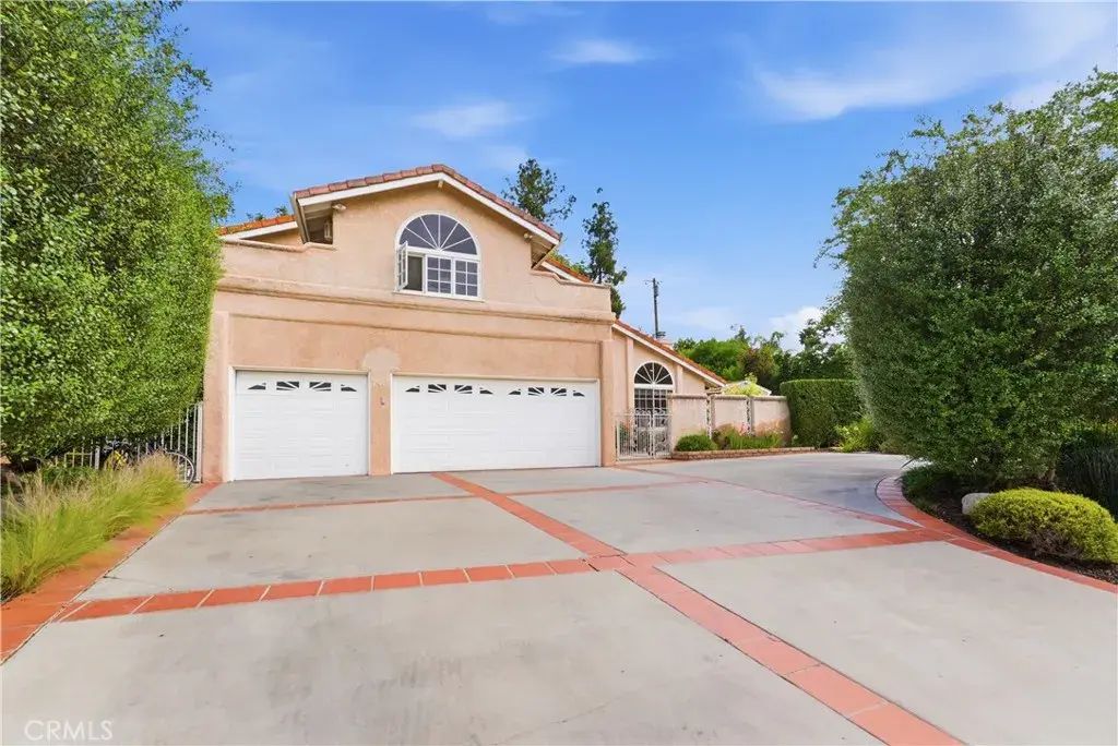 19511 Rosita, Tarzana