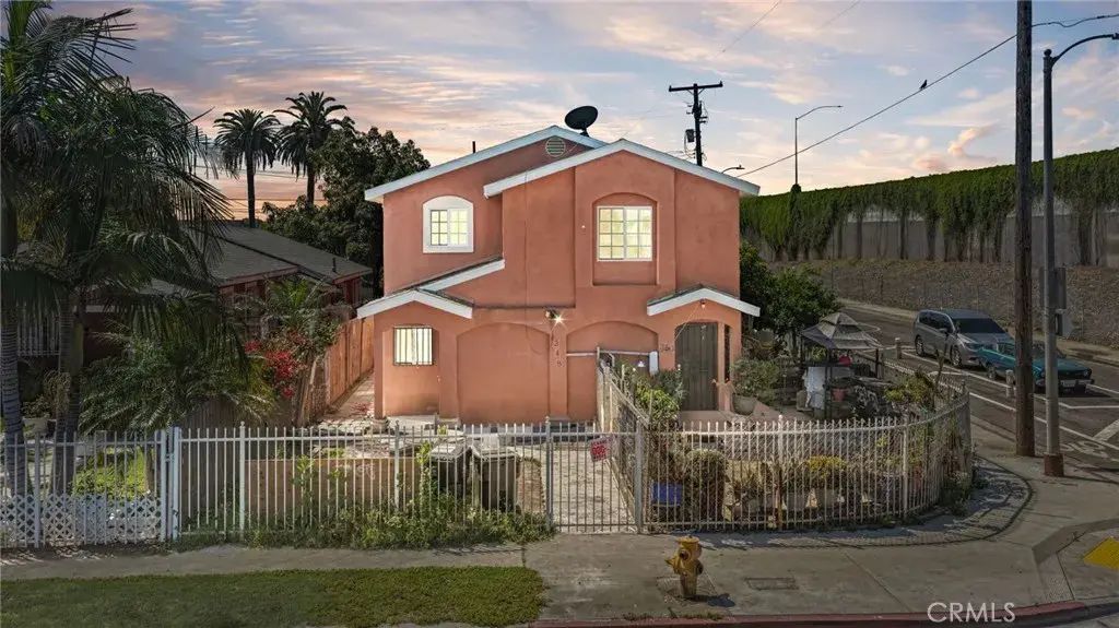 348 W 83rd Street, Los Angeles