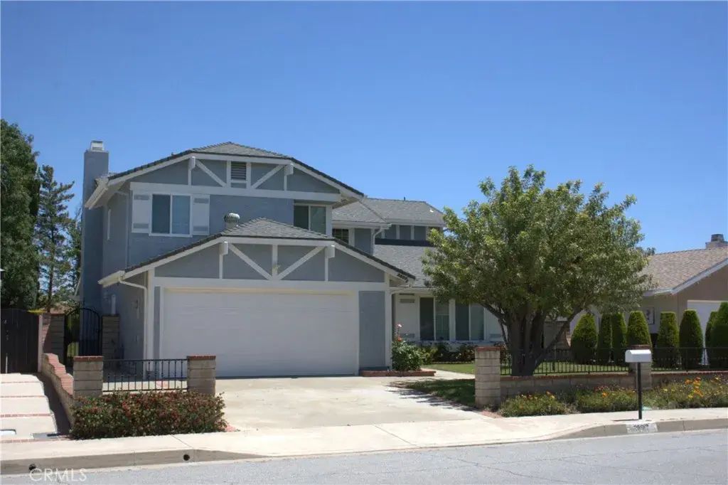 28012 Tupelo Ridge, Valencia