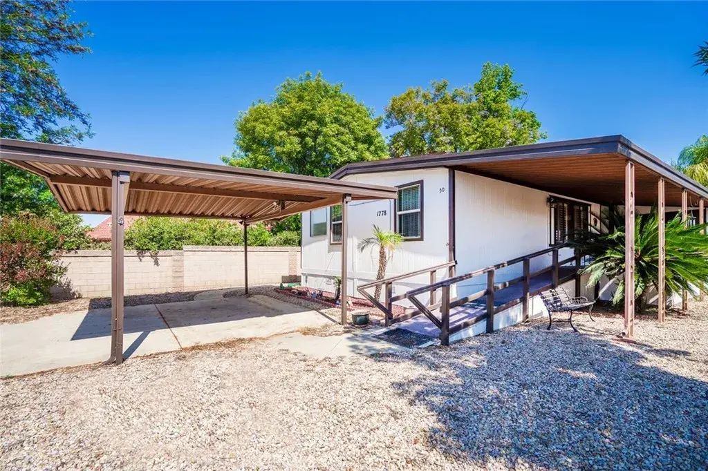 1778 Burr Oak Way, Hemet