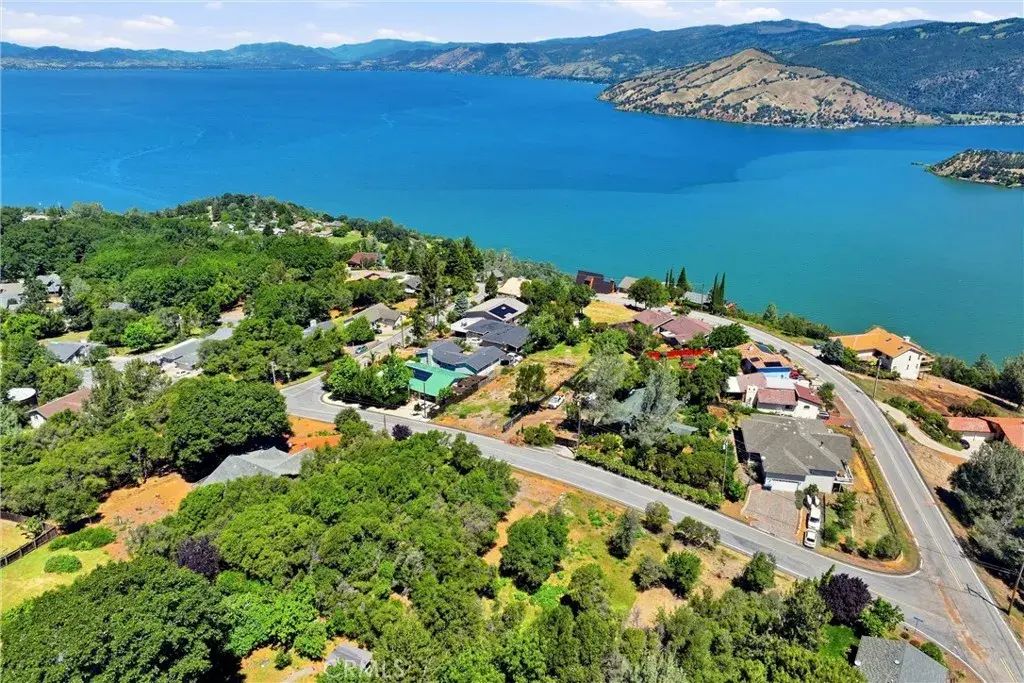 3157 Riviera Heights, Kelseyville