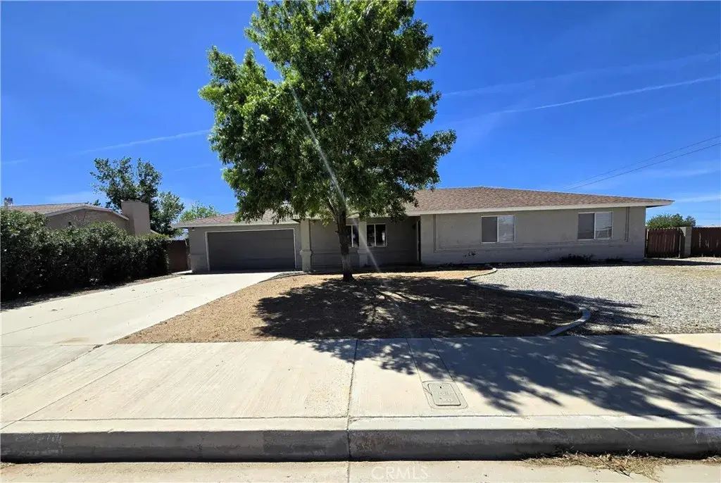 22909 Eyota, Apple Valley