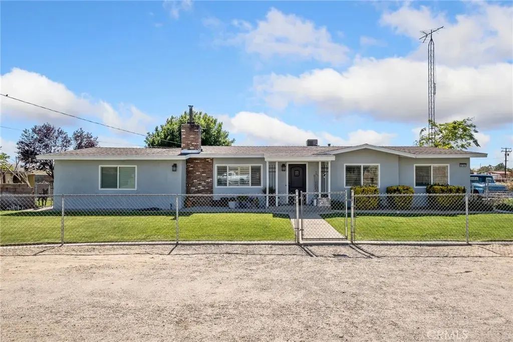 8758 Deep Creek, Apple Valley