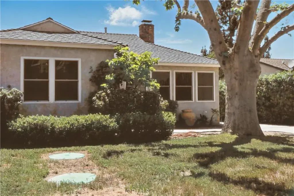 13384 Foothill Boulevard, Sylmar
