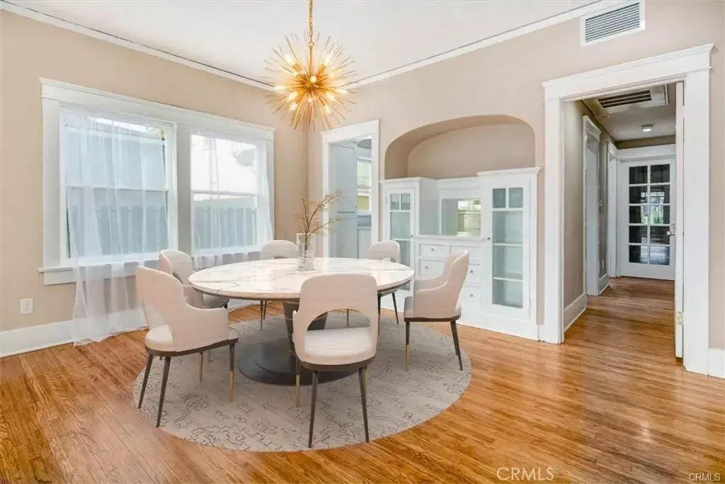 107 N Columbus Avenue 1/2, Glendale